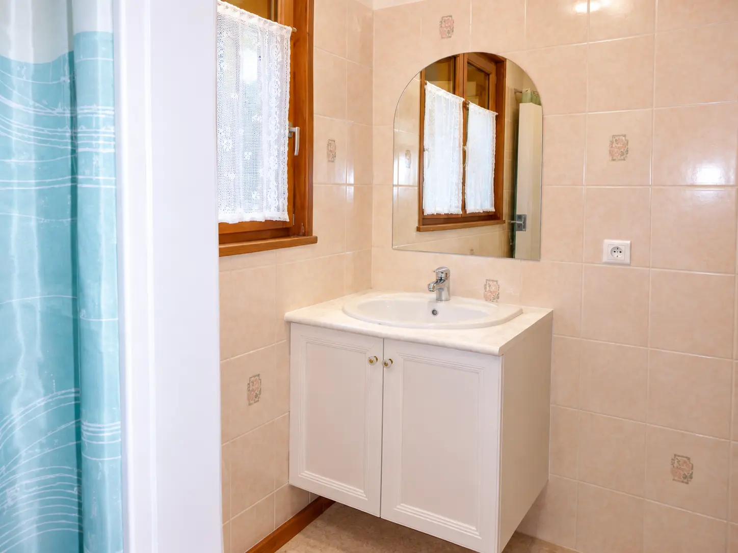 Salle de bain du premier étage du gîte Les Augets